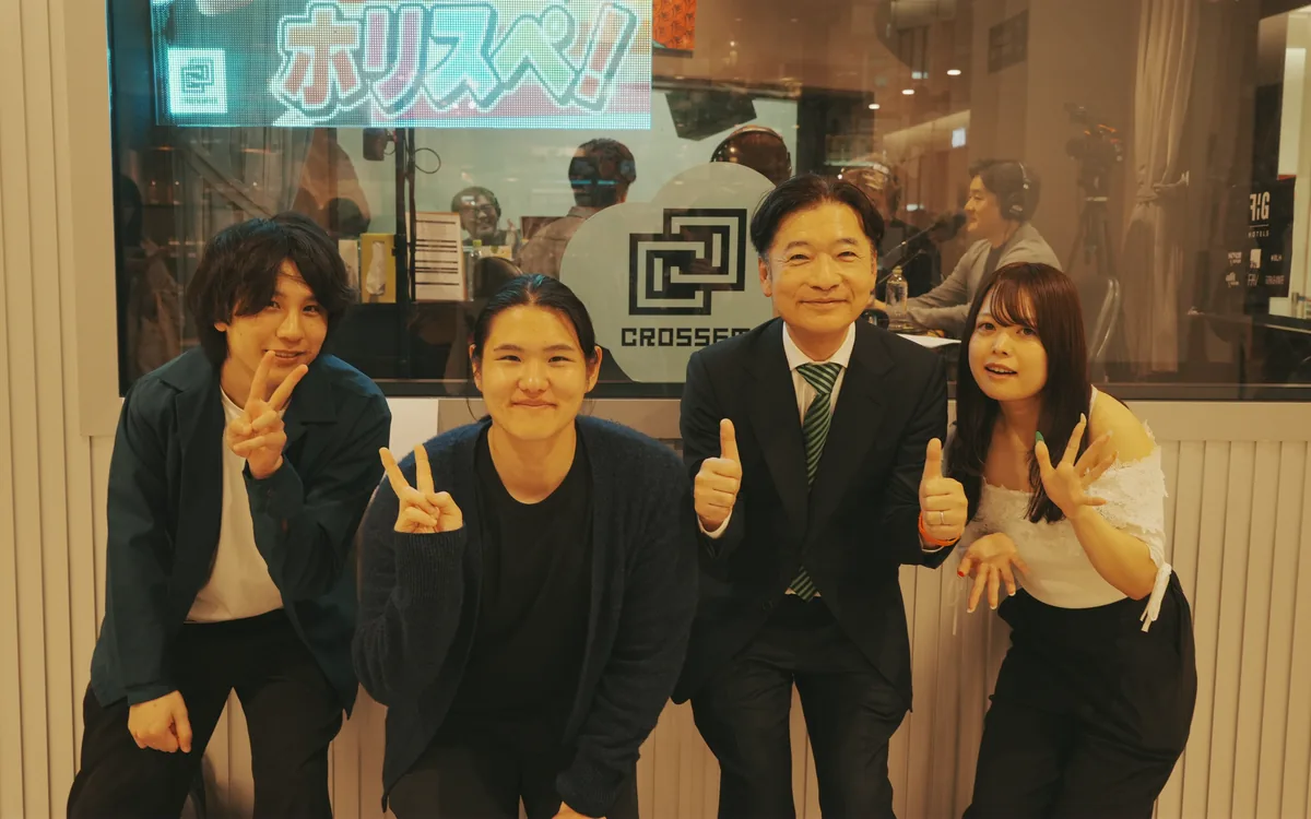 福岡のラジオ収録後に野田先生とサクラクリニックチームで撮影した集合写真